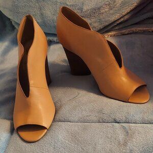 NEW! Vince Camuto leather ankle boots